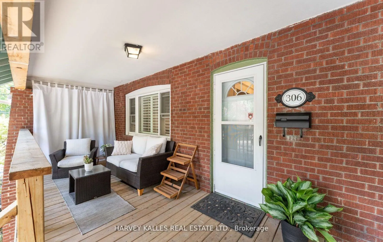 306 WYCHWOOD AVENUE