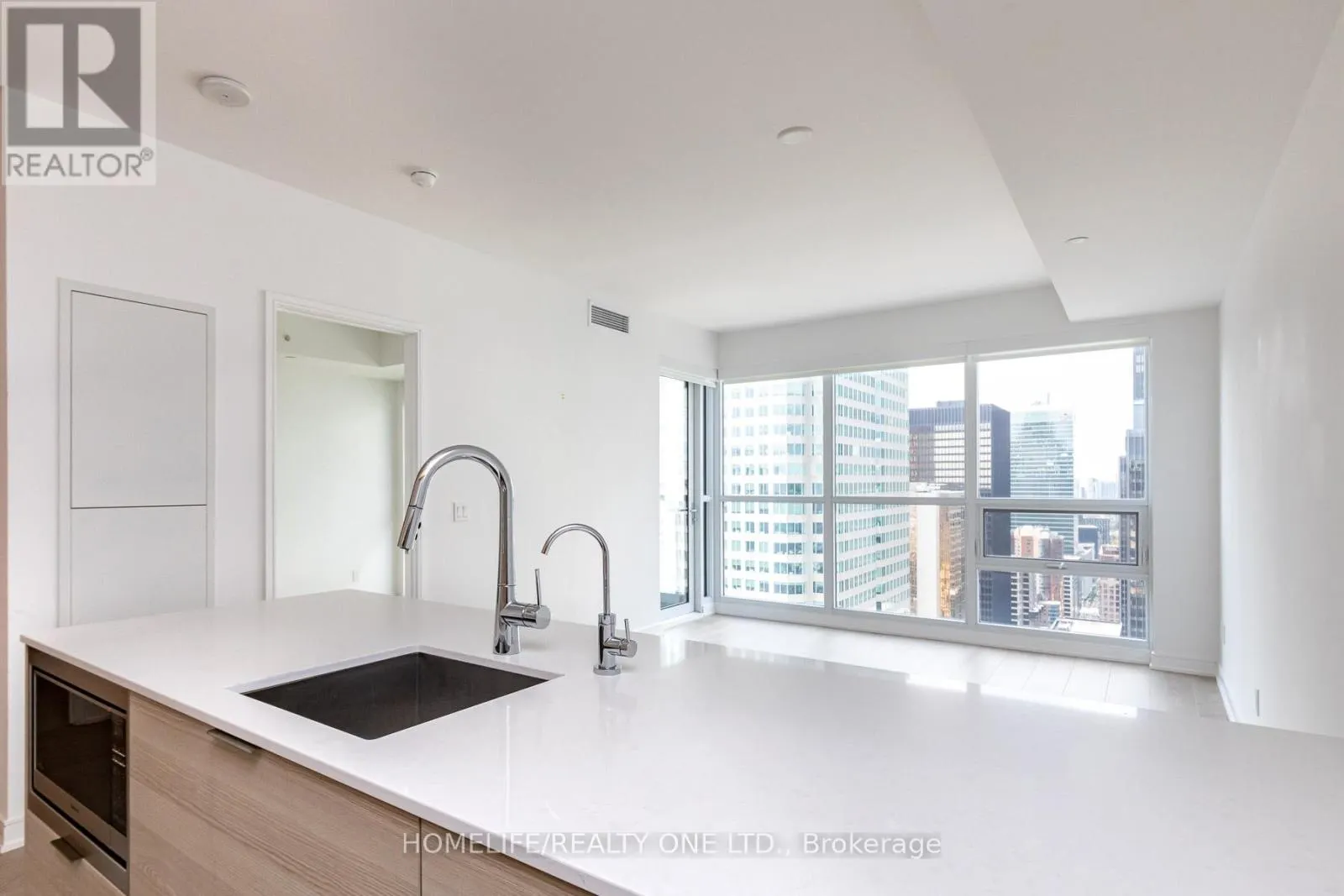 3710 - 88 SCOTT STREET