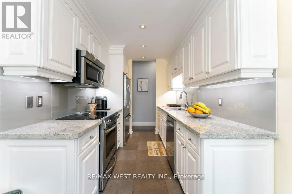 407 - 15 REAN DRIVE