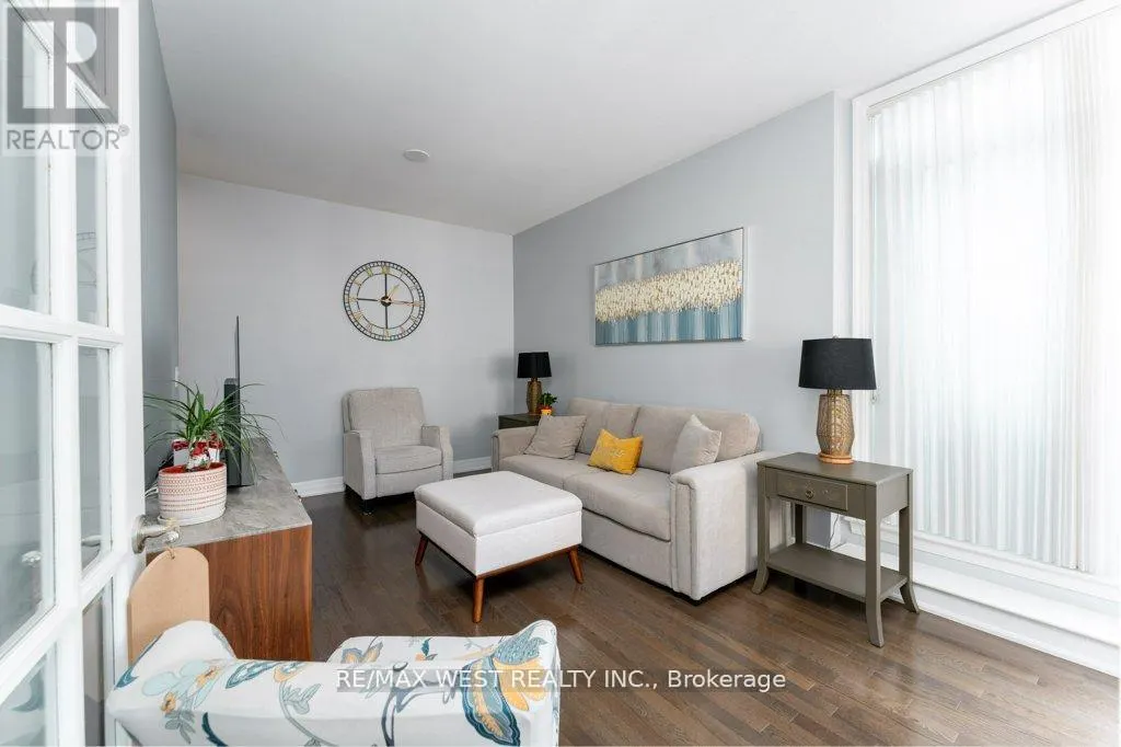 407 - 15 REAN DRIVE