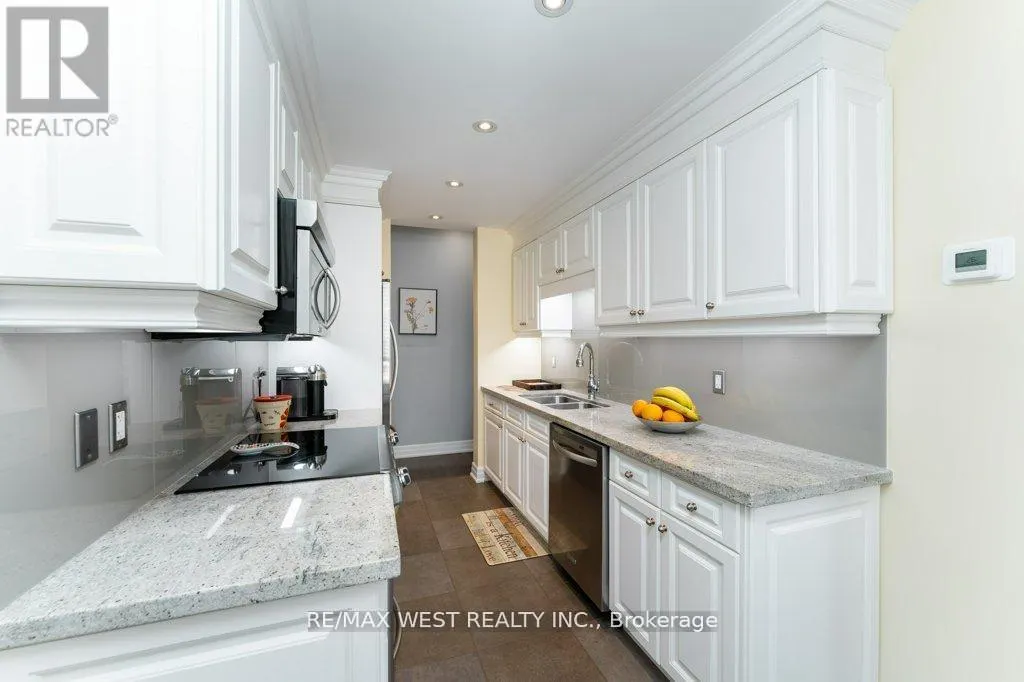 407 - 15 REAN DRIVE