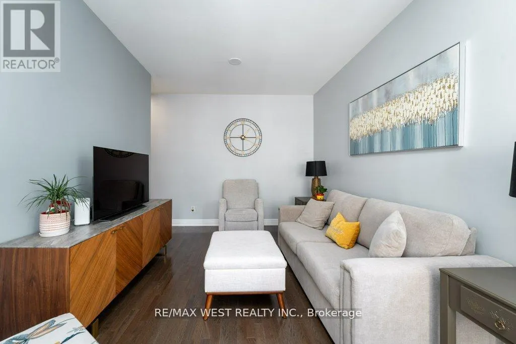 407 - 15 REAN DRIVE
