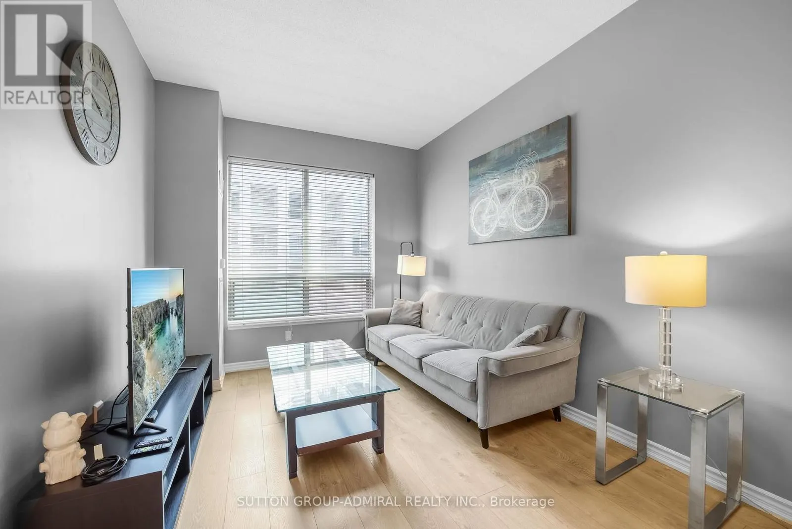 812 - 168 SIMCOE STREET