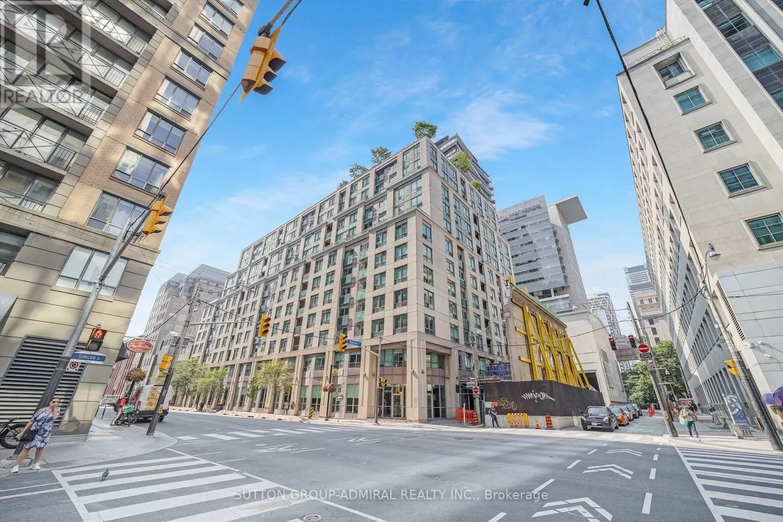 812 - 168 SIMCOE STREET