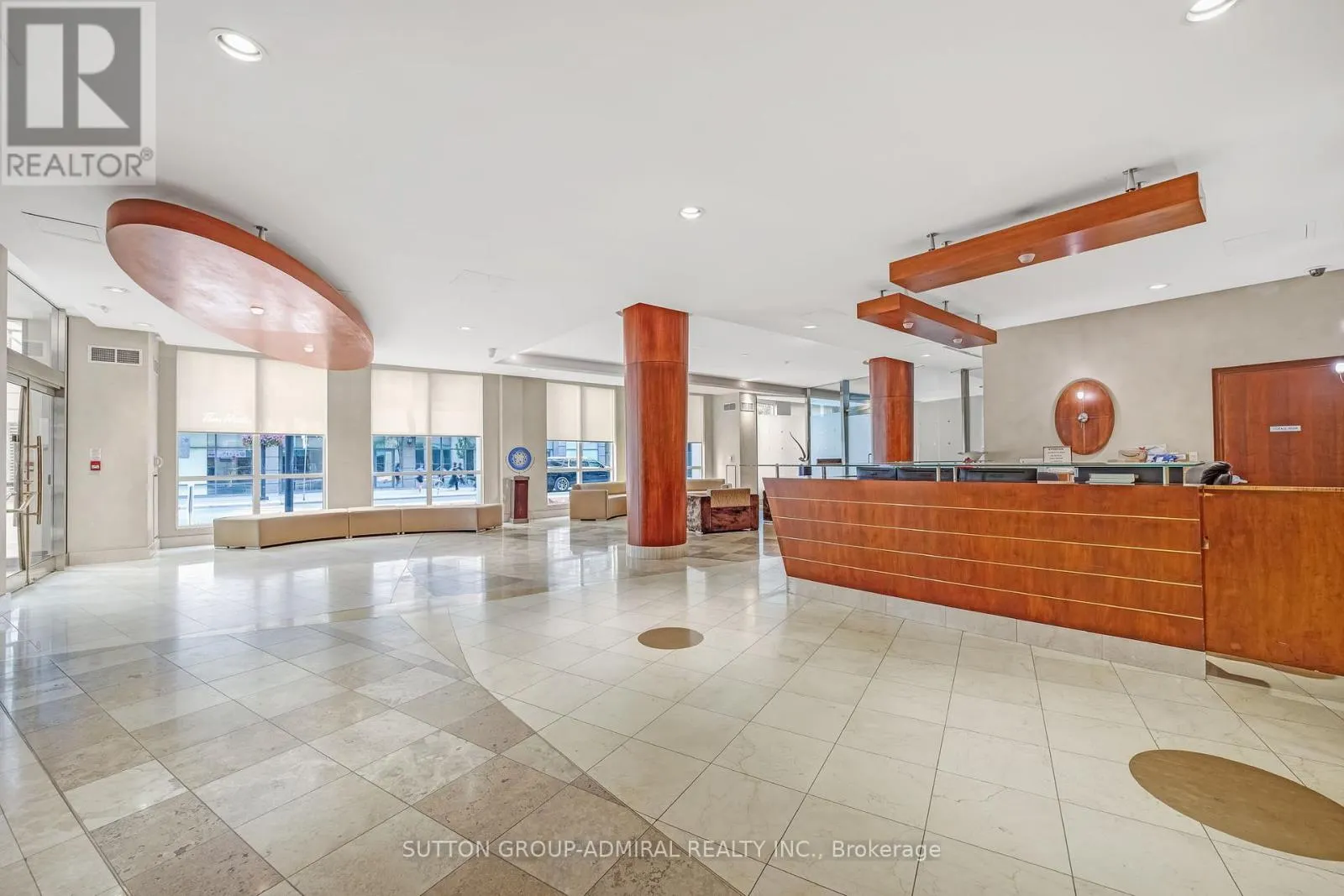 812 - 168 SIMCOE STREET