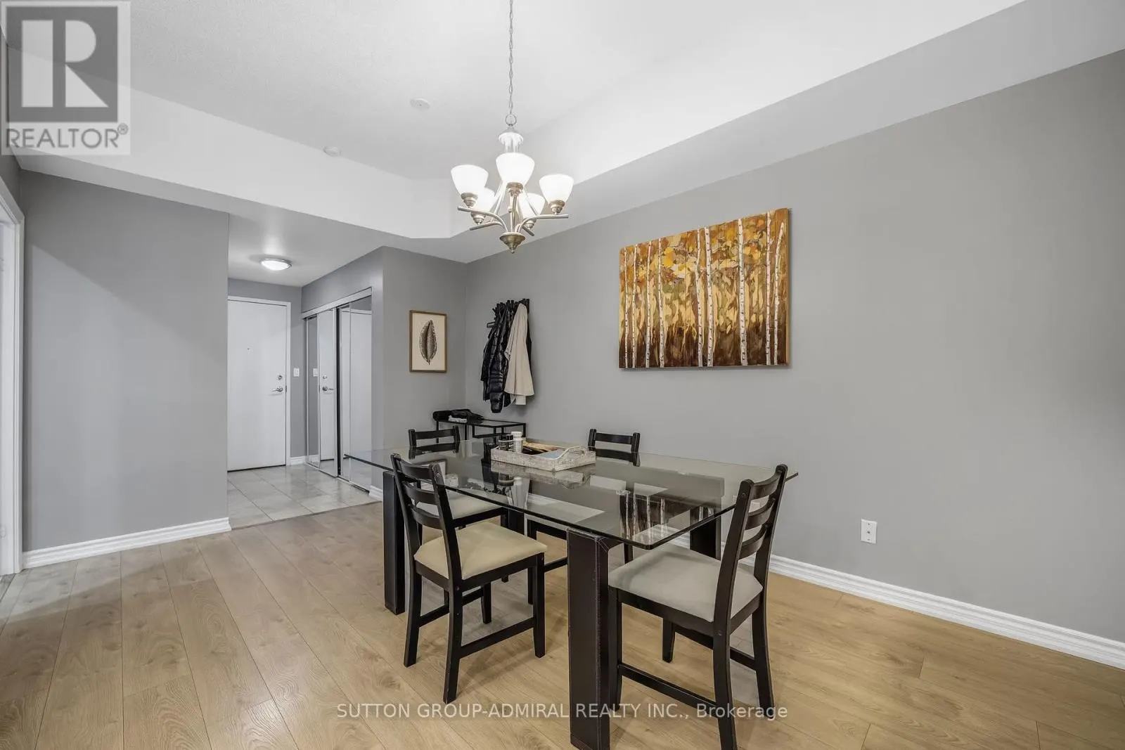 812 - 168 SIMCOE STREET