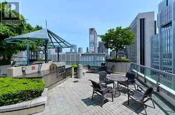 812 - 168 SIMCOE STREET