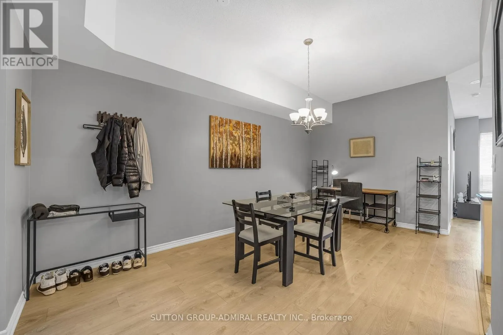 812 - 168 SIMCOE STREET