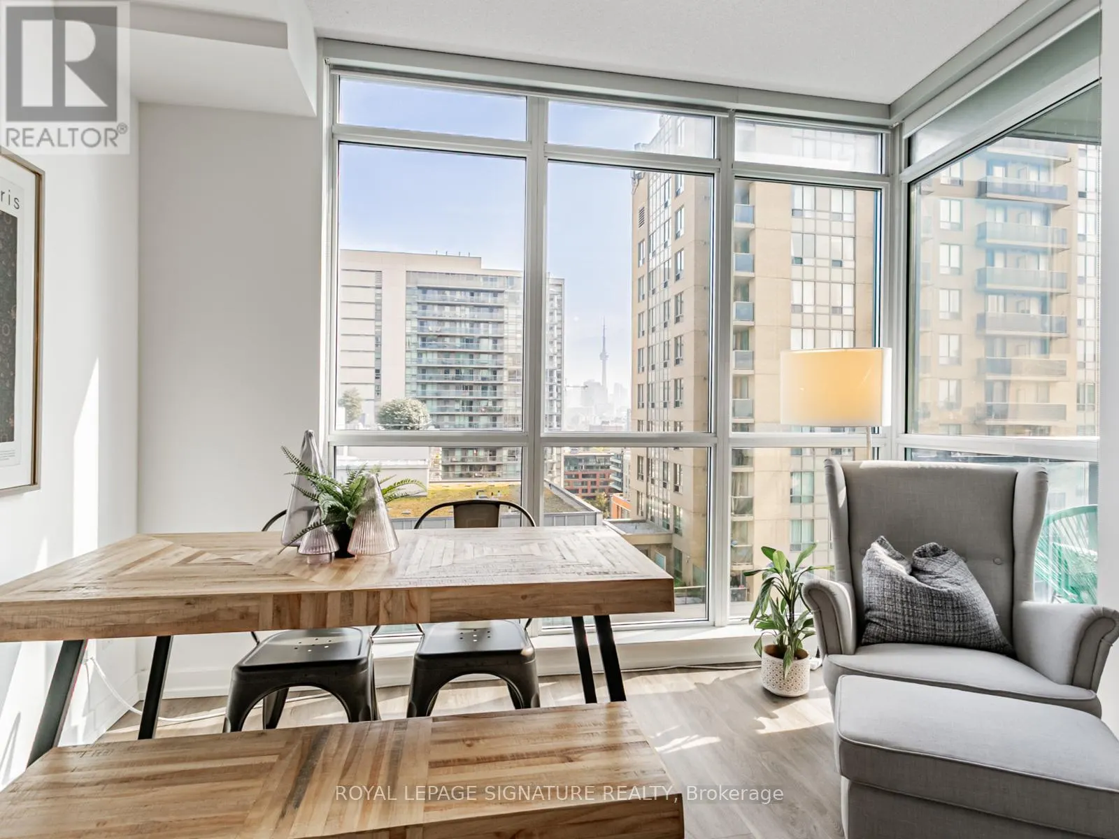 1208 - 1171 QUEEN STREET W