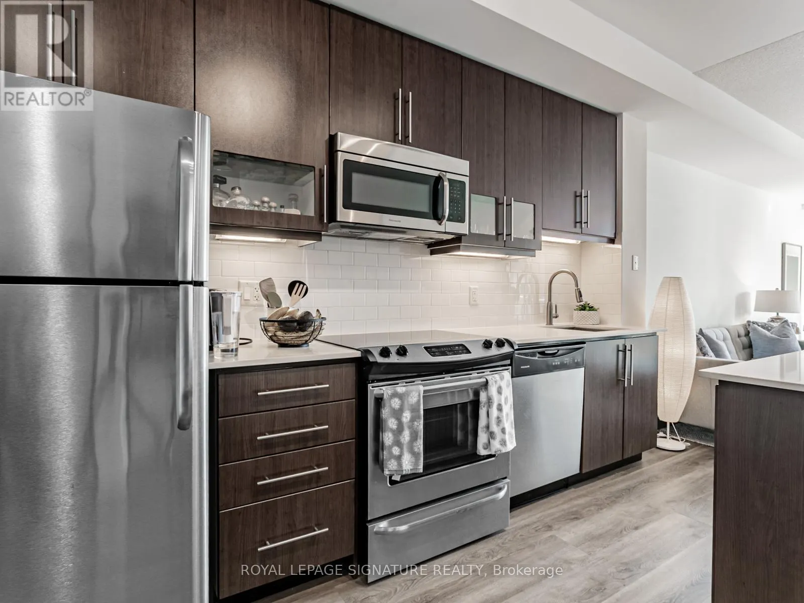 1208 - 1171 QUEEN STREET W