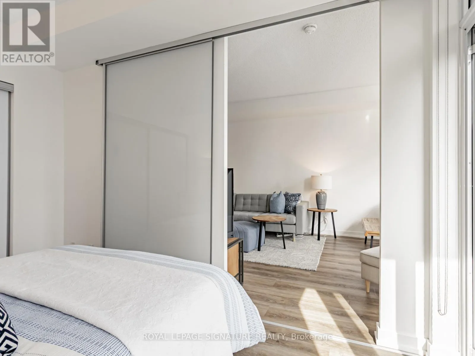 1208 - 1171 QUEEN STREET W