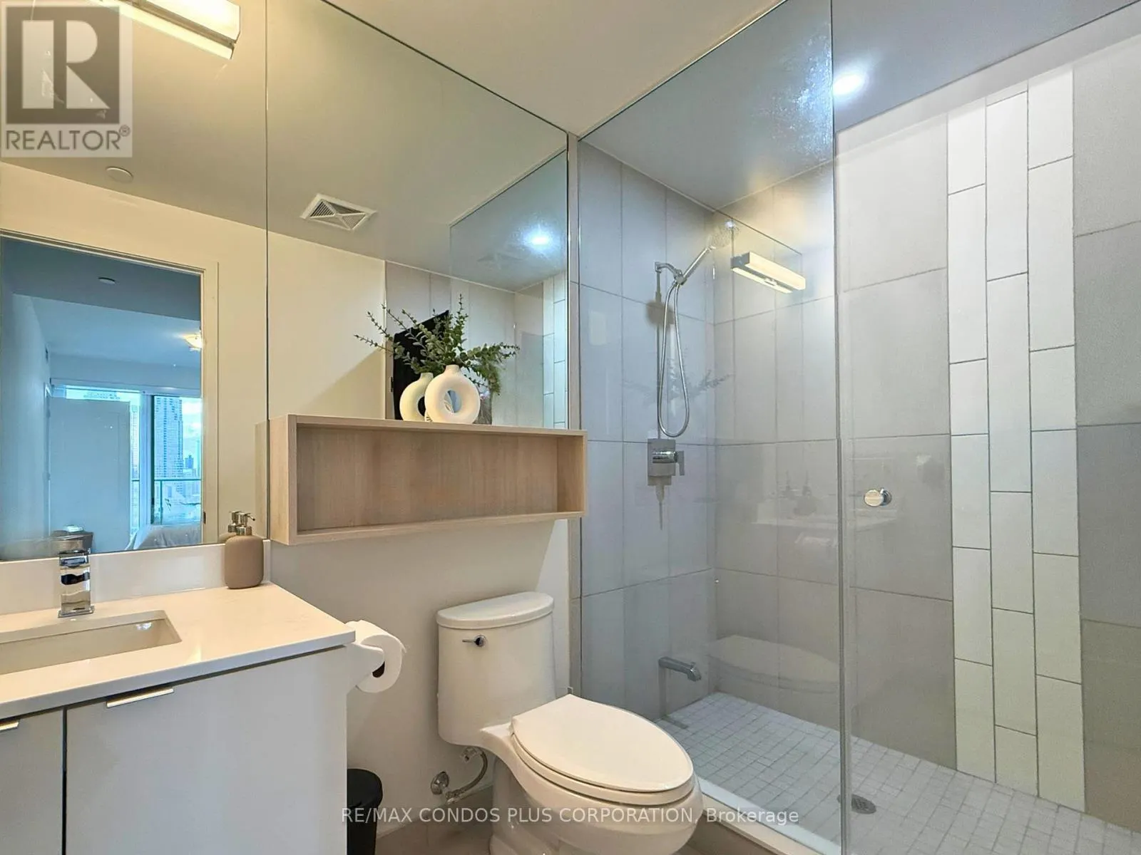 2230 - 135 LOWER SHERBOURNE STREET
