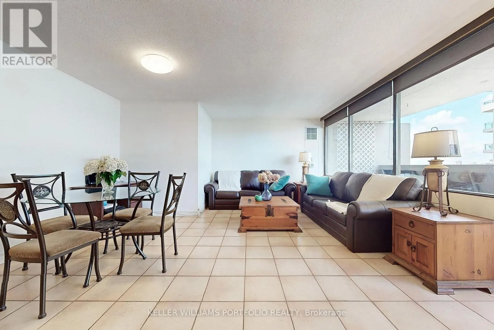 1510 - 720 SPADINA AVENUE