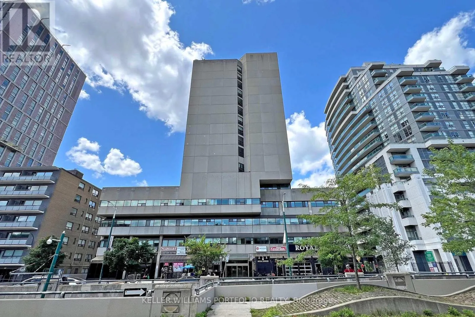 1510 - 720 SPADINA AVENUE