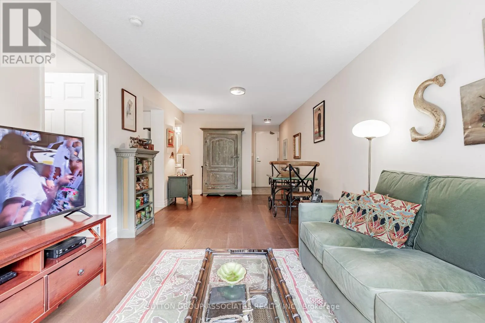 303 - 253 MERTON STREET