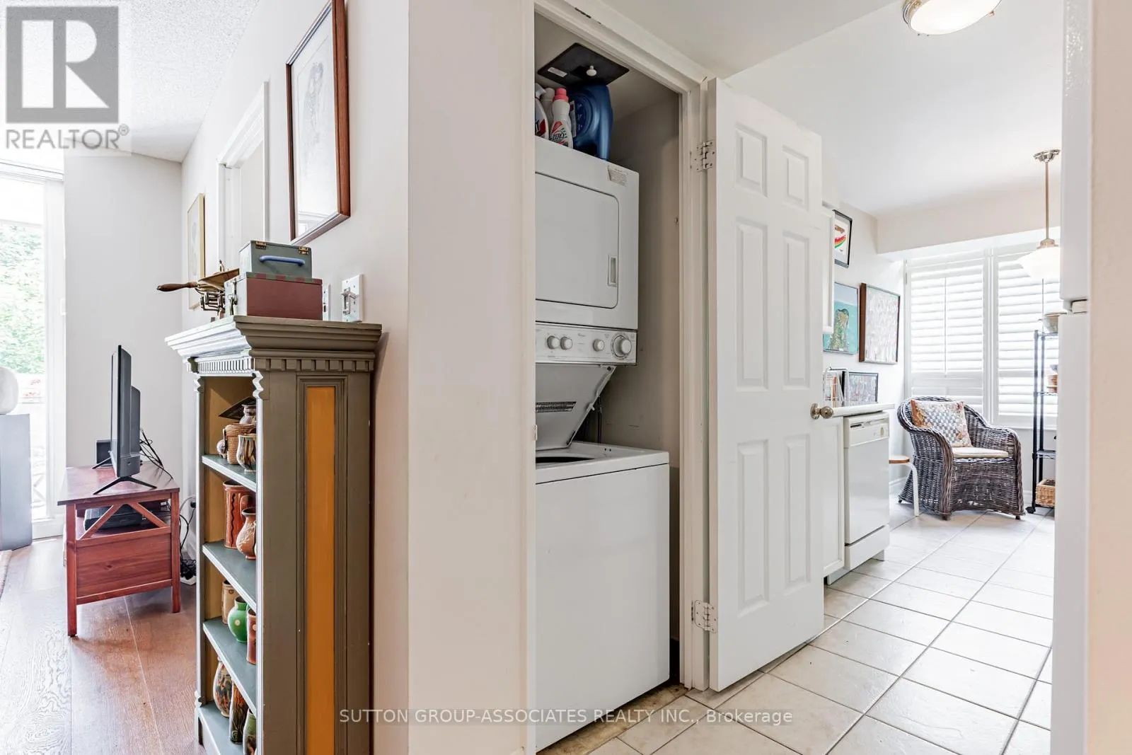 303 - 253 MERTON STREET