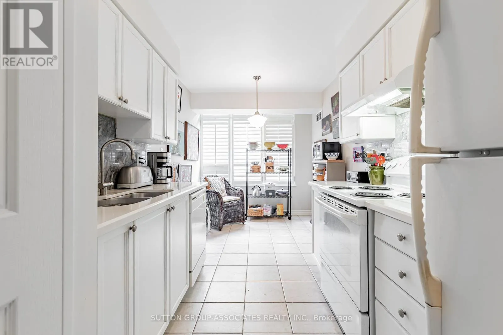 303 - 253 MERTON STREET