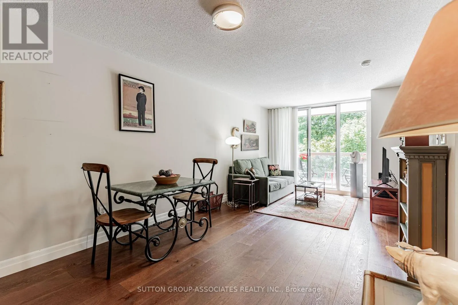 303 - 253 MERTON STREET