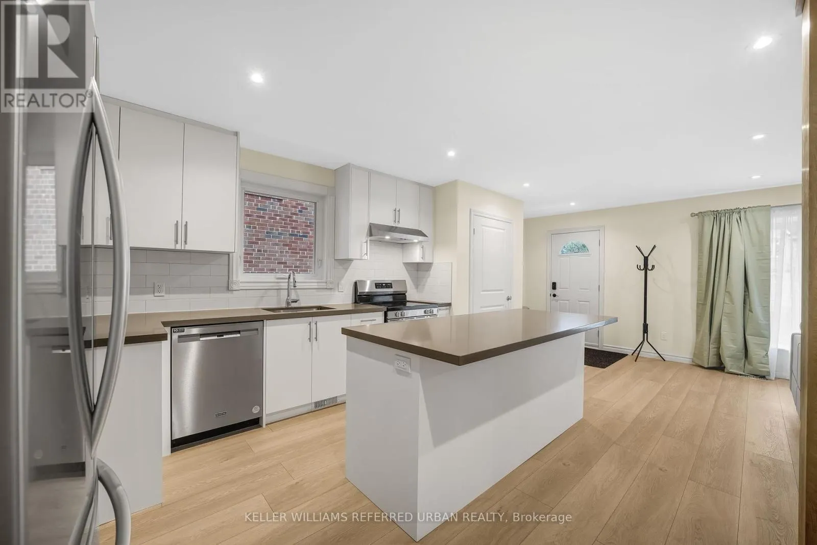 MAIN - 340 BURNETT AVENUE