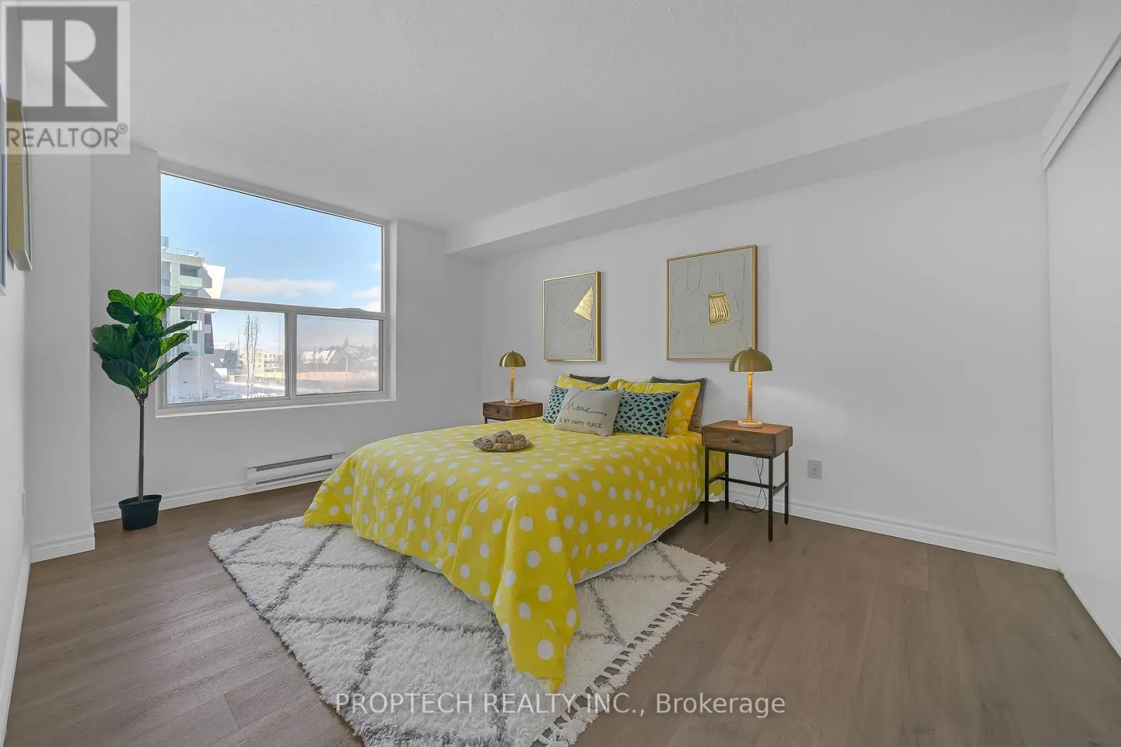 204 - 5795 YONGE STREET