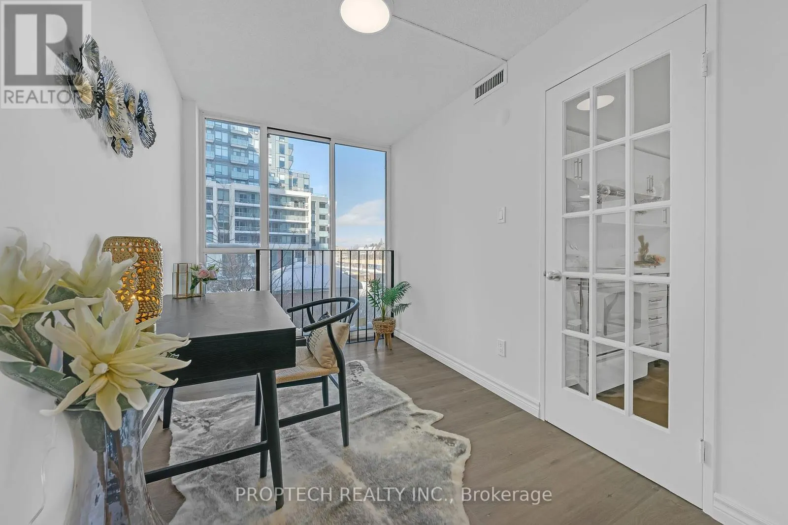 204 - 5795 YONGE STREET