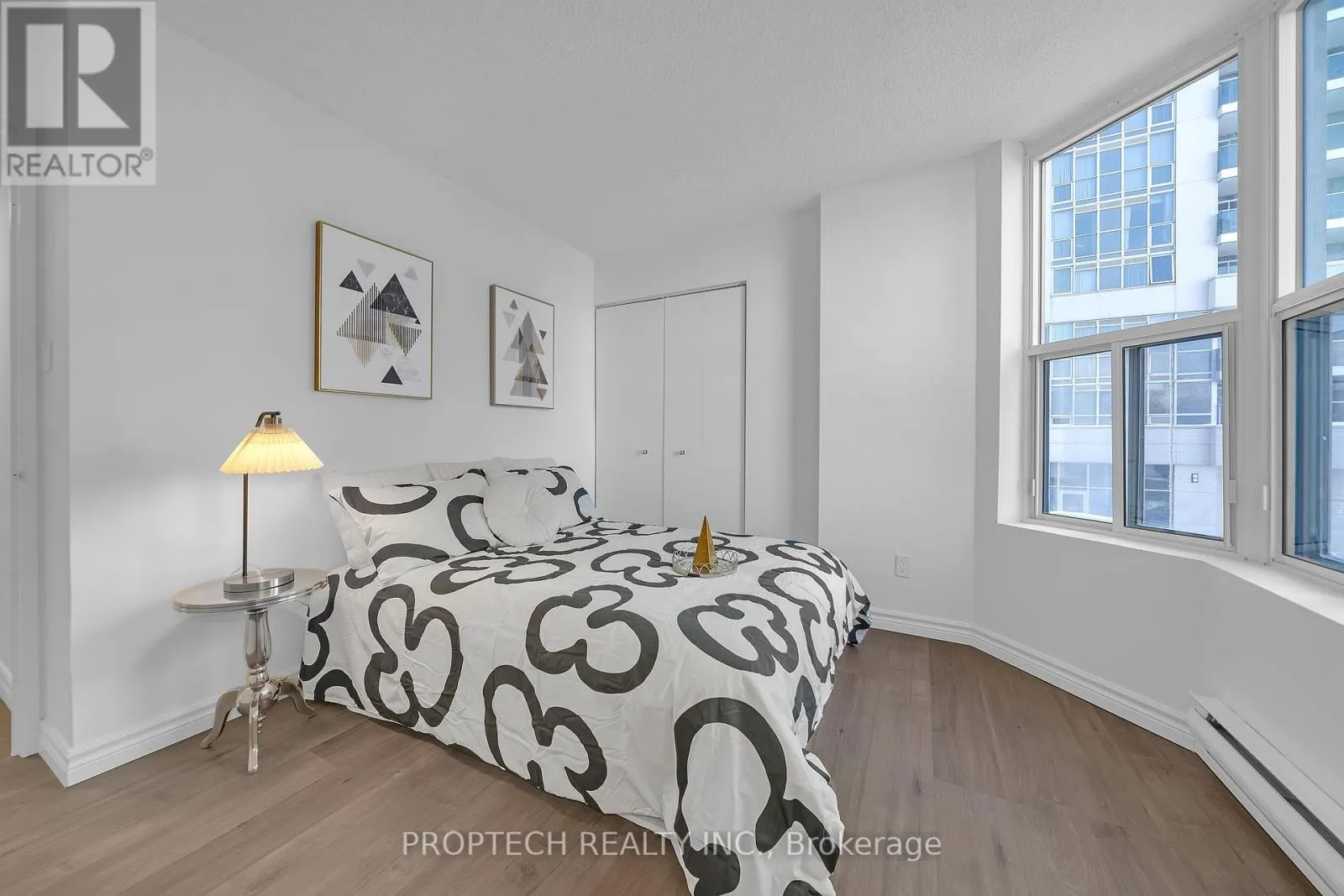 204 - 5795 YONGE STREET