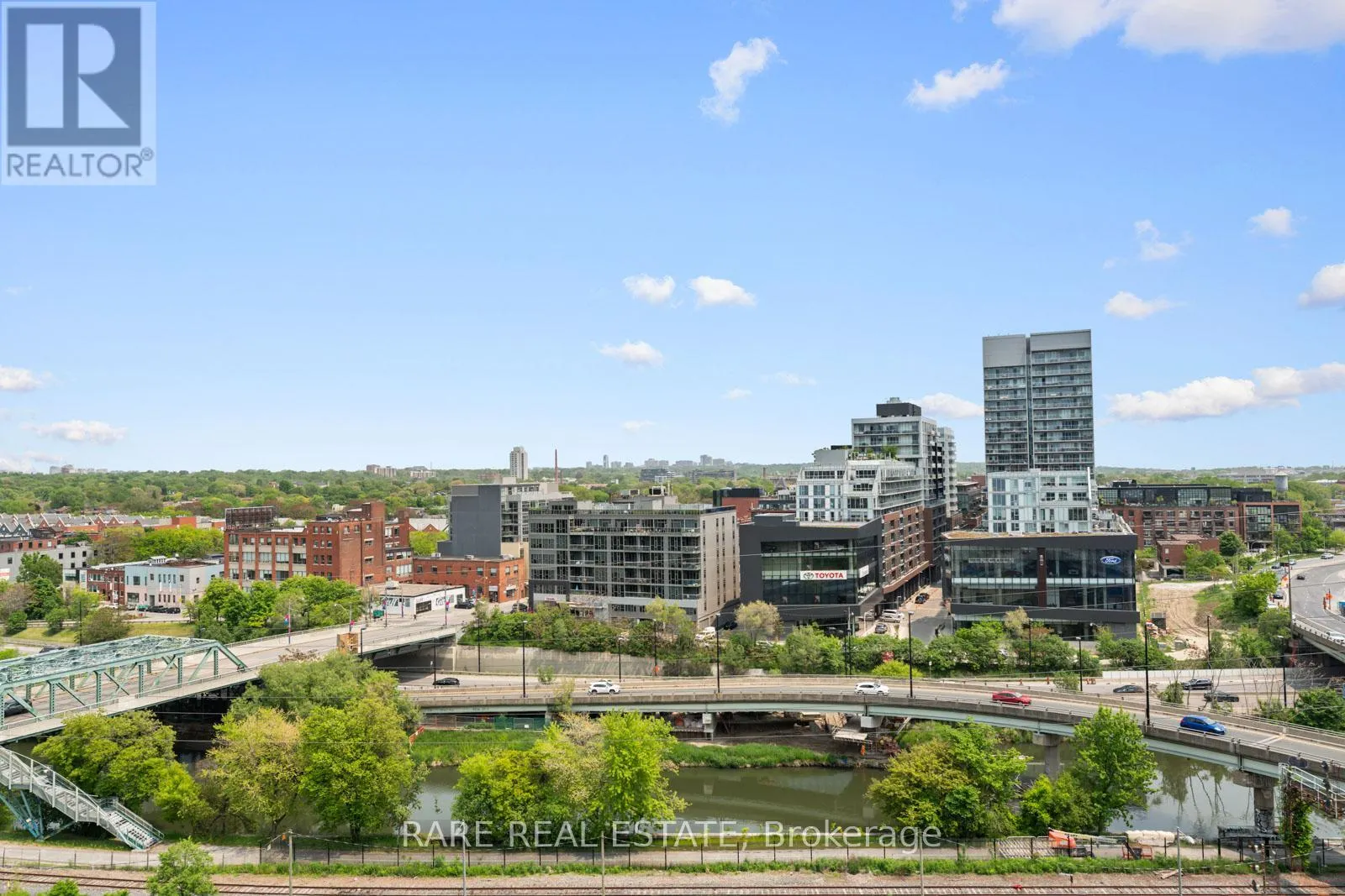 1125 - 32 TROLLEY CRESCENT