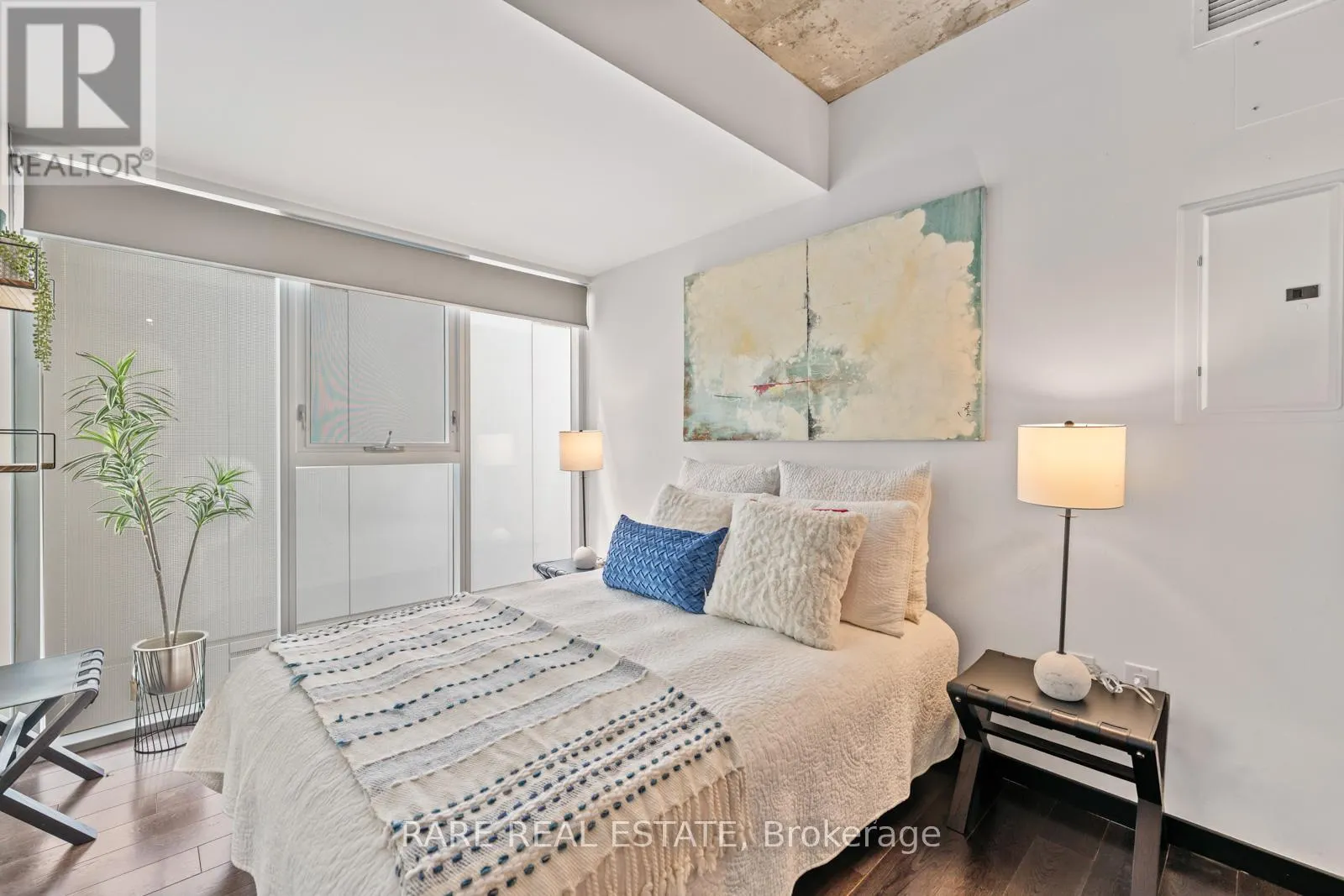 1125 - 32 TROLLEY CRESCENT