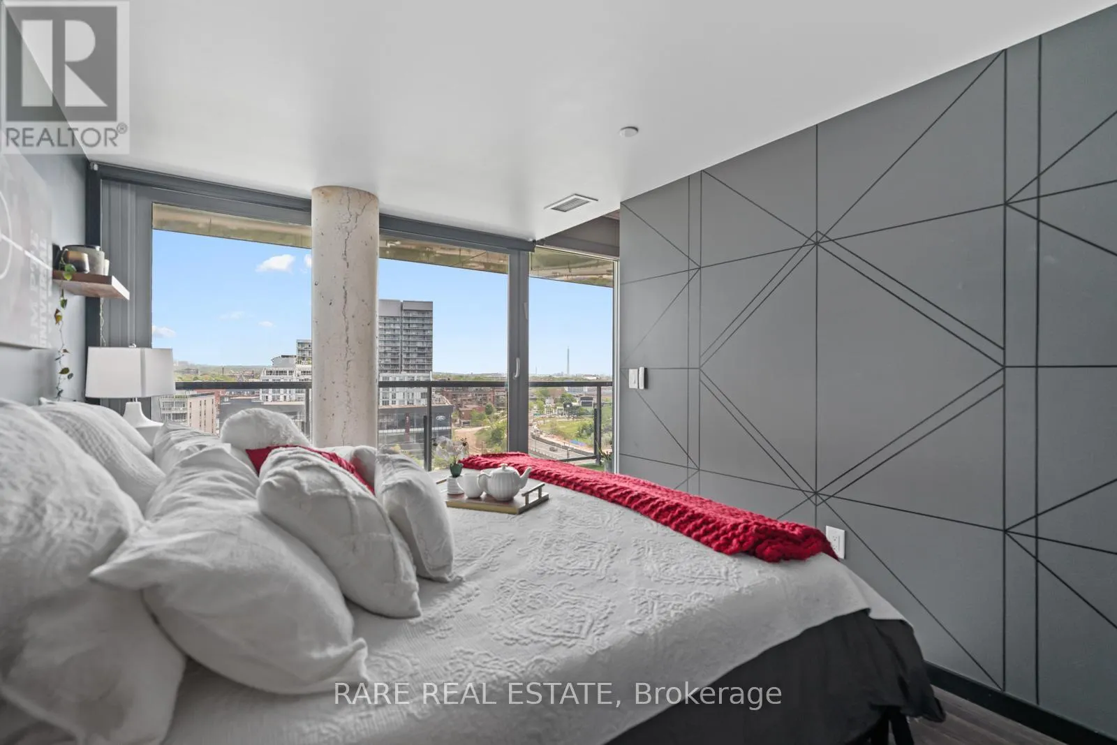1125 - 32 TROLLEY CRESCENT