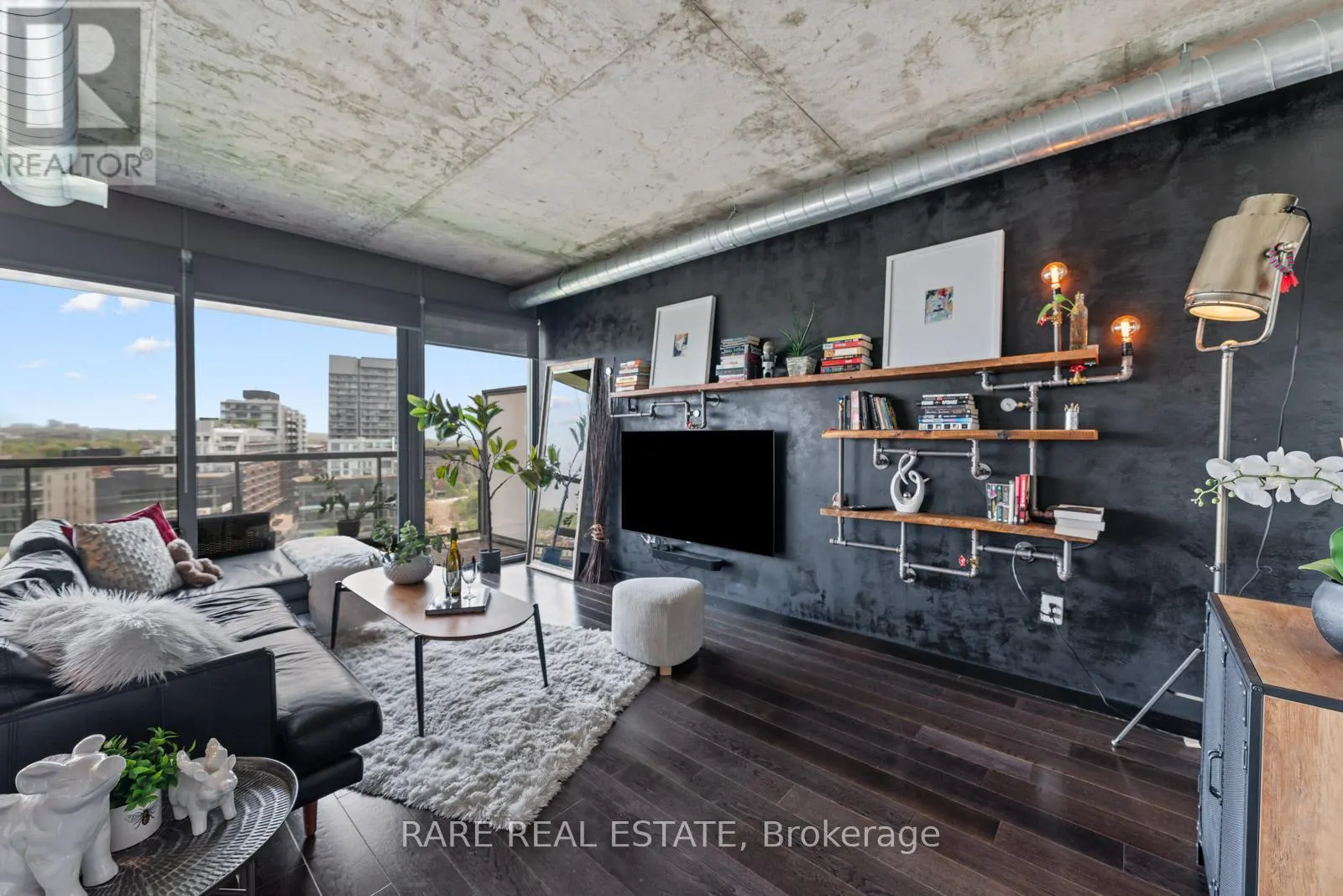 1125 - 32 TROLLEY CRESCENT