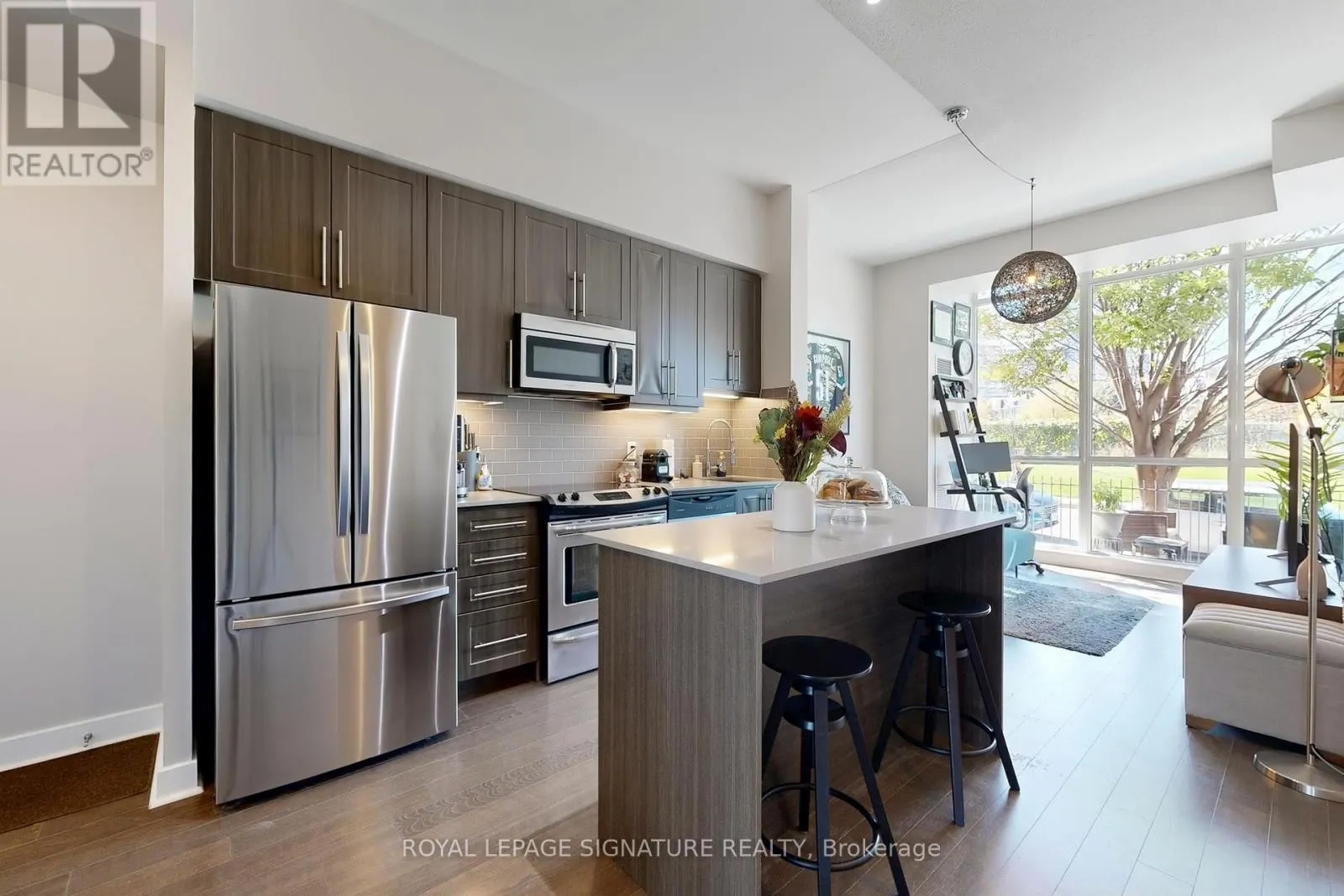 216 - 1171 QUEEN STREET W