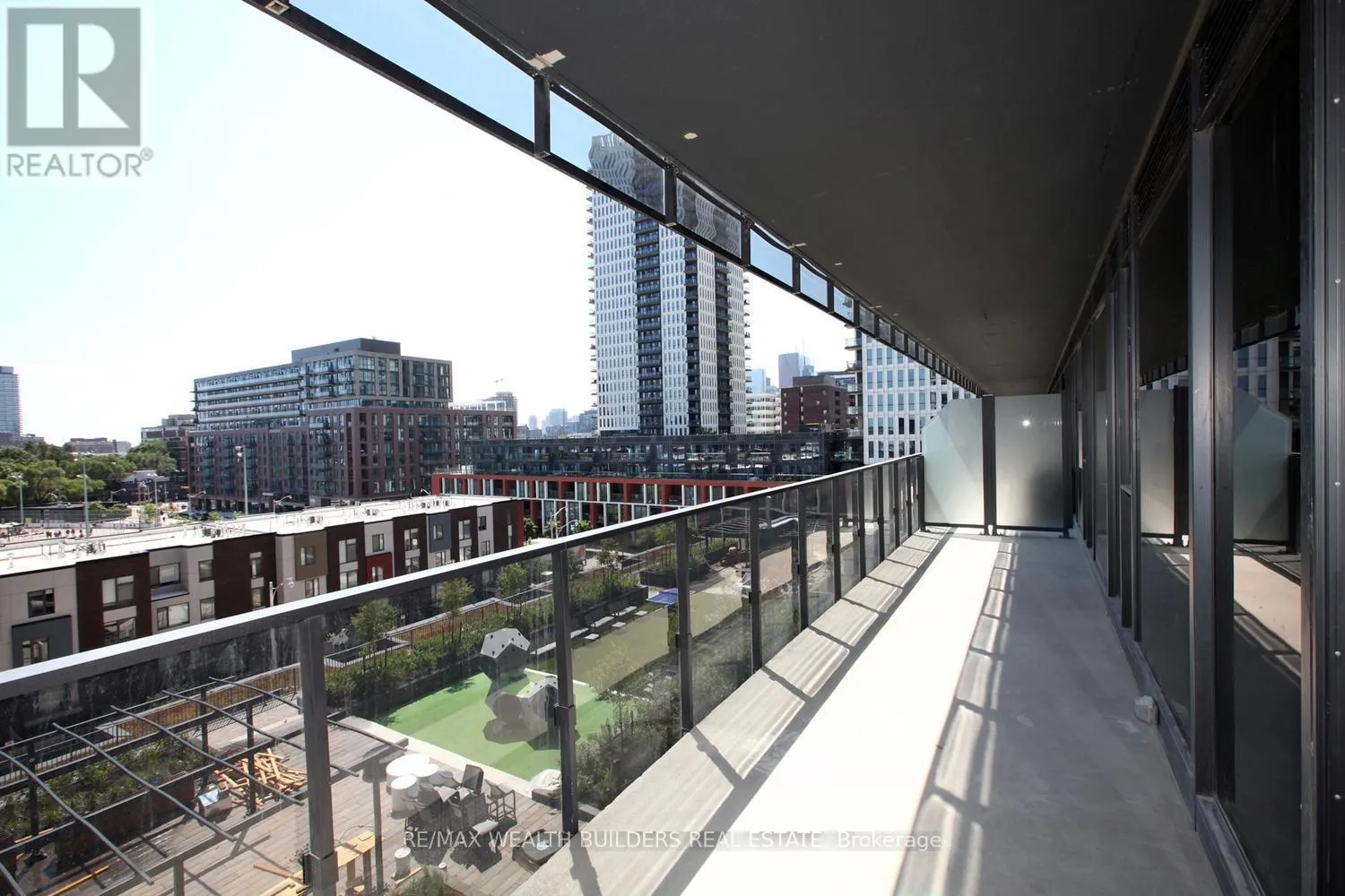 502 - 20 TUBMAN AVENUE
