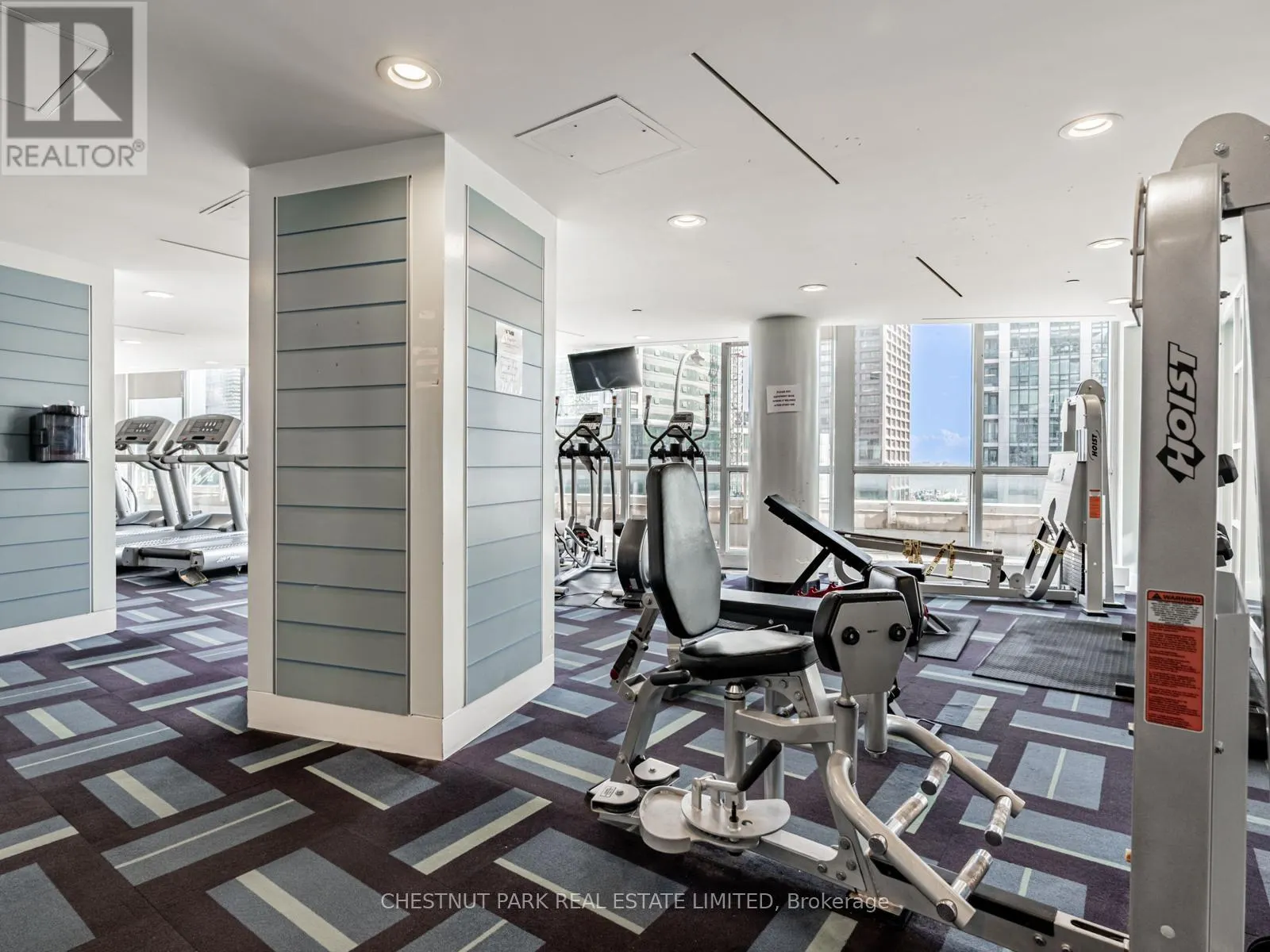 2211 - 18 YONGE STREET