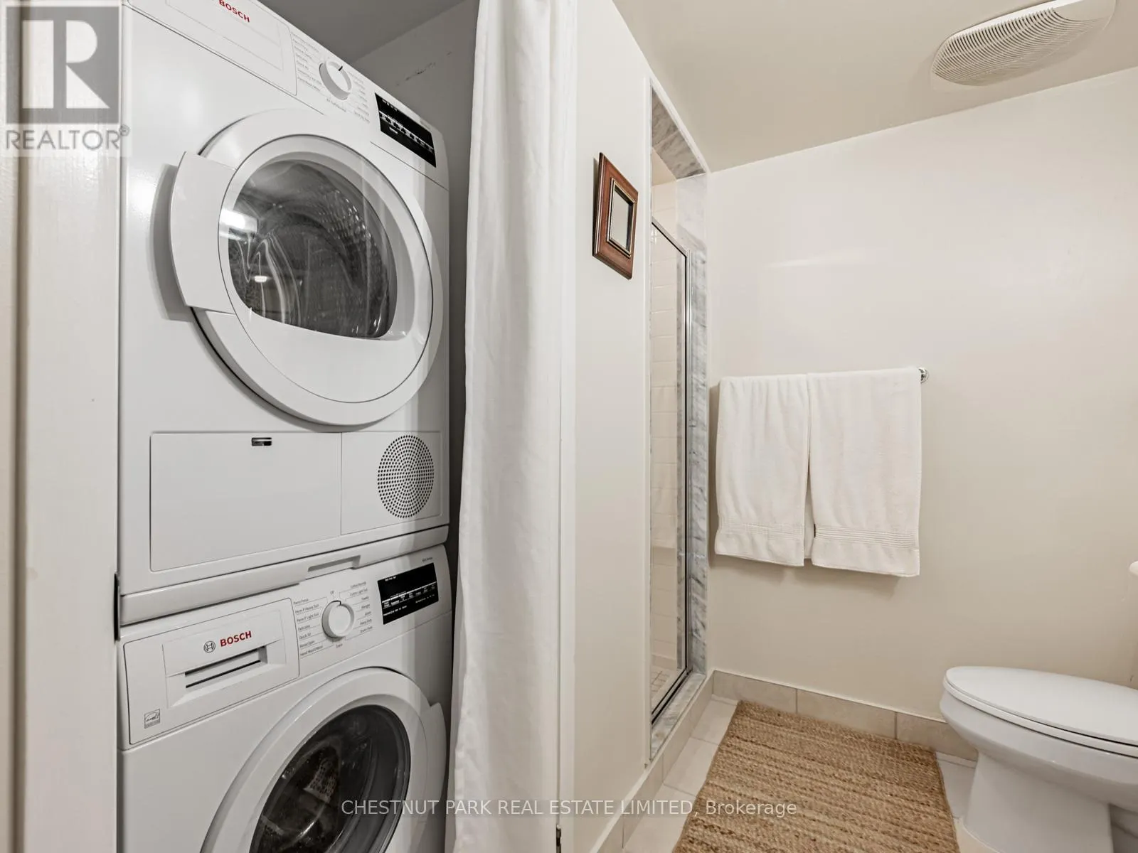 2211 - 18 YONGE STREET