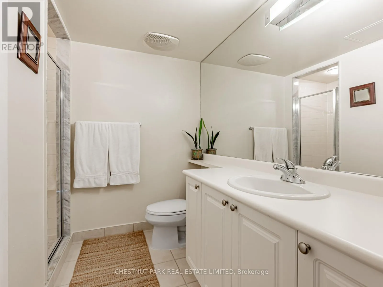 2211 - 18 YONGE STREET