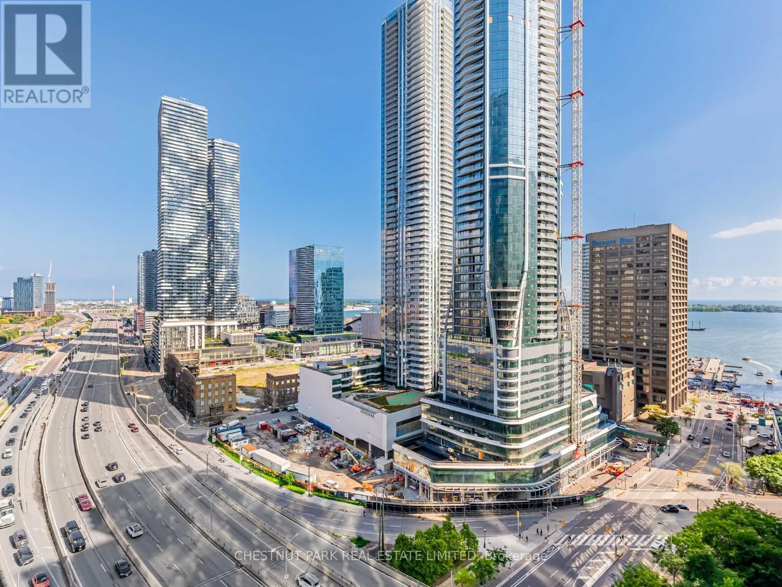 2211 - 18 YONGE STREET