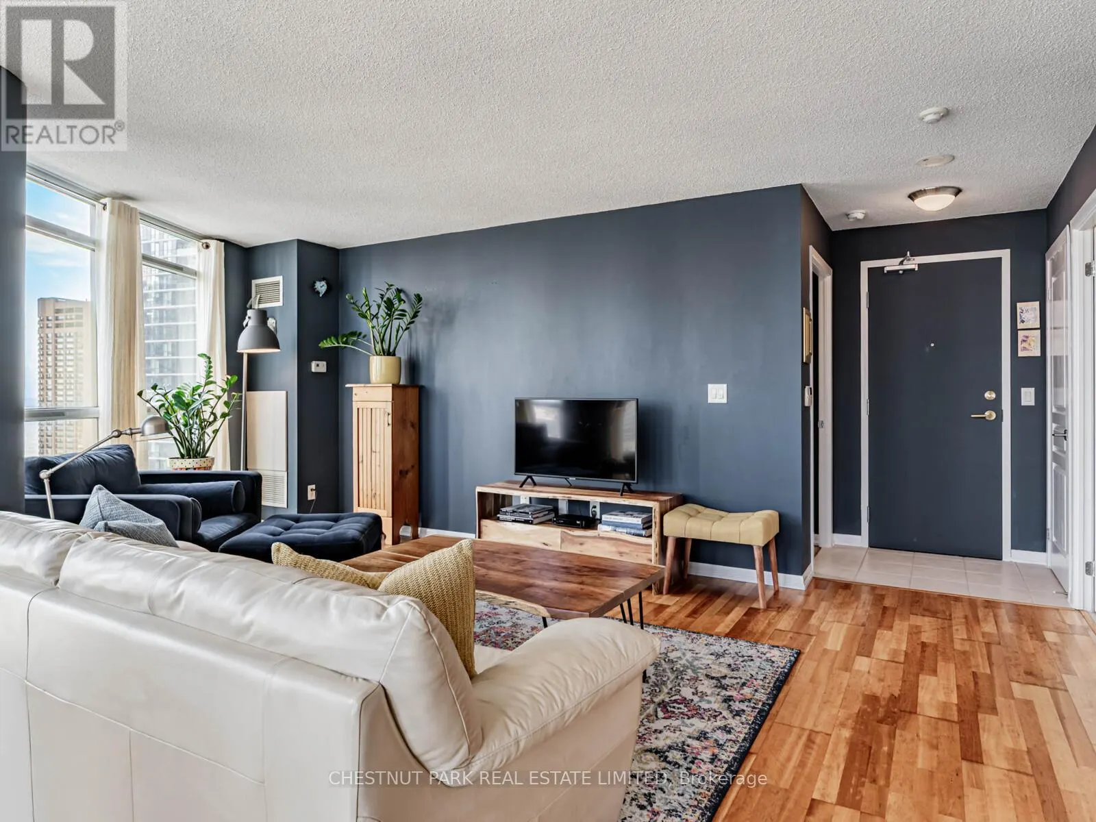 2211 - 18 YONGE STREET