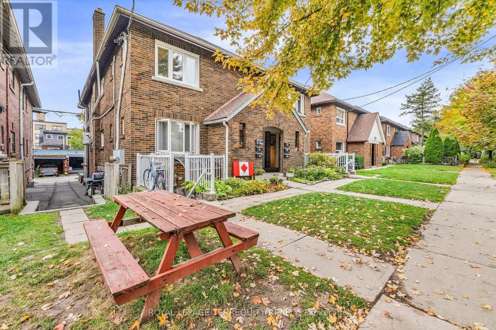 51 CLAXTON BOULEVARD