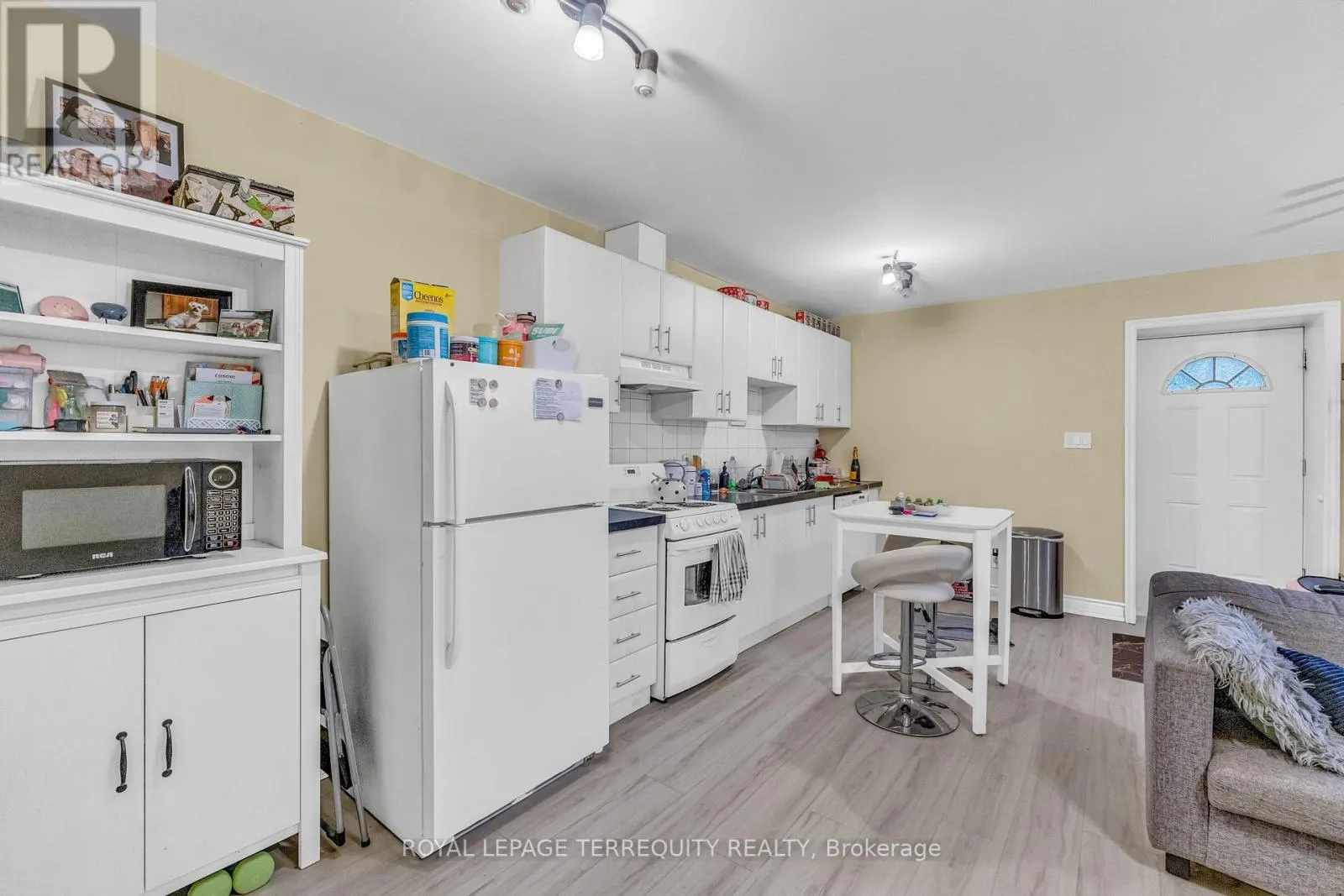 51 CLAXTON BOULEVARD