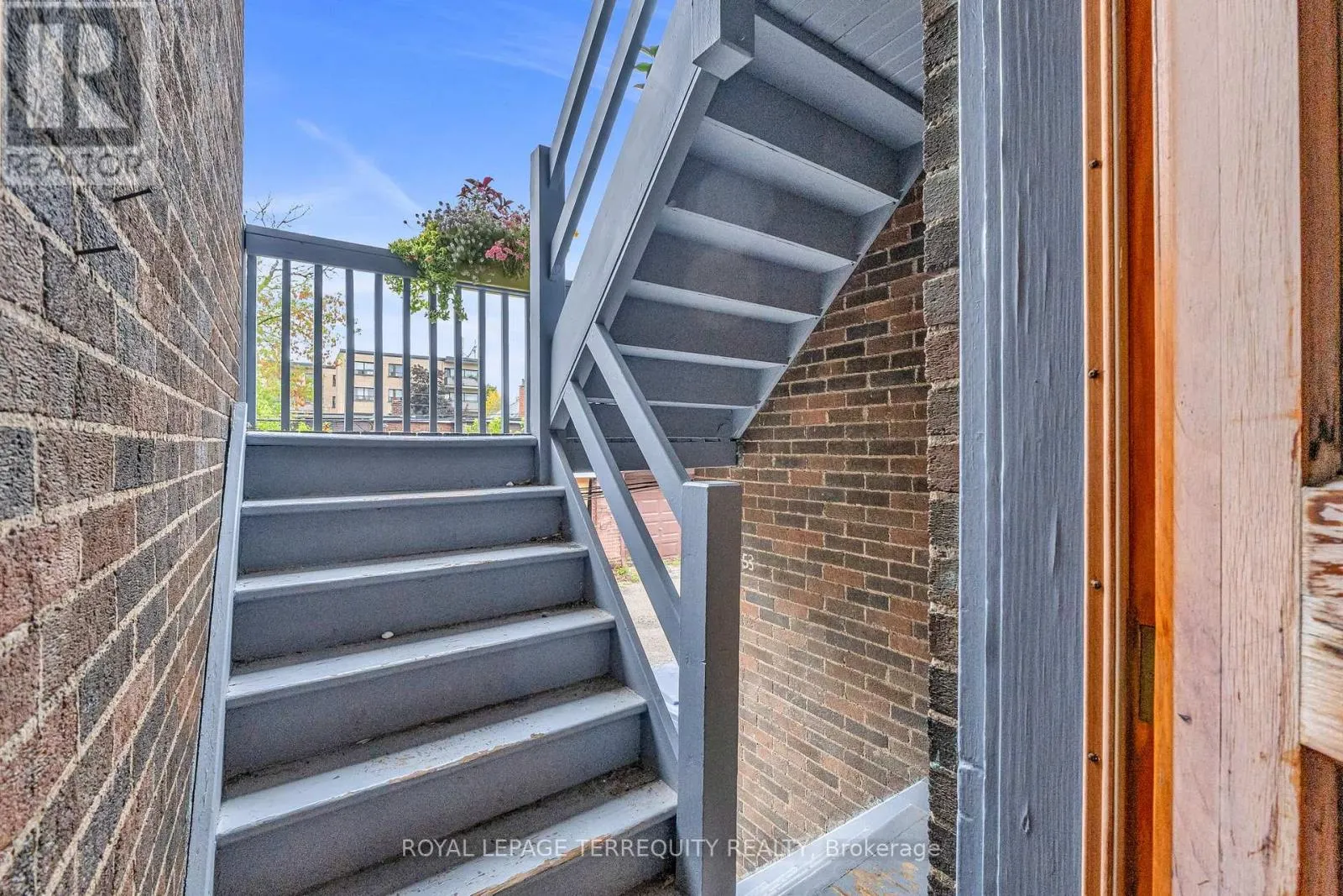 51 CLAXTON BOULEVARD