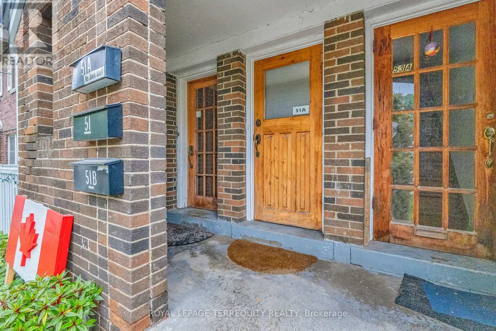 51 CLAXTON BOULEVARD