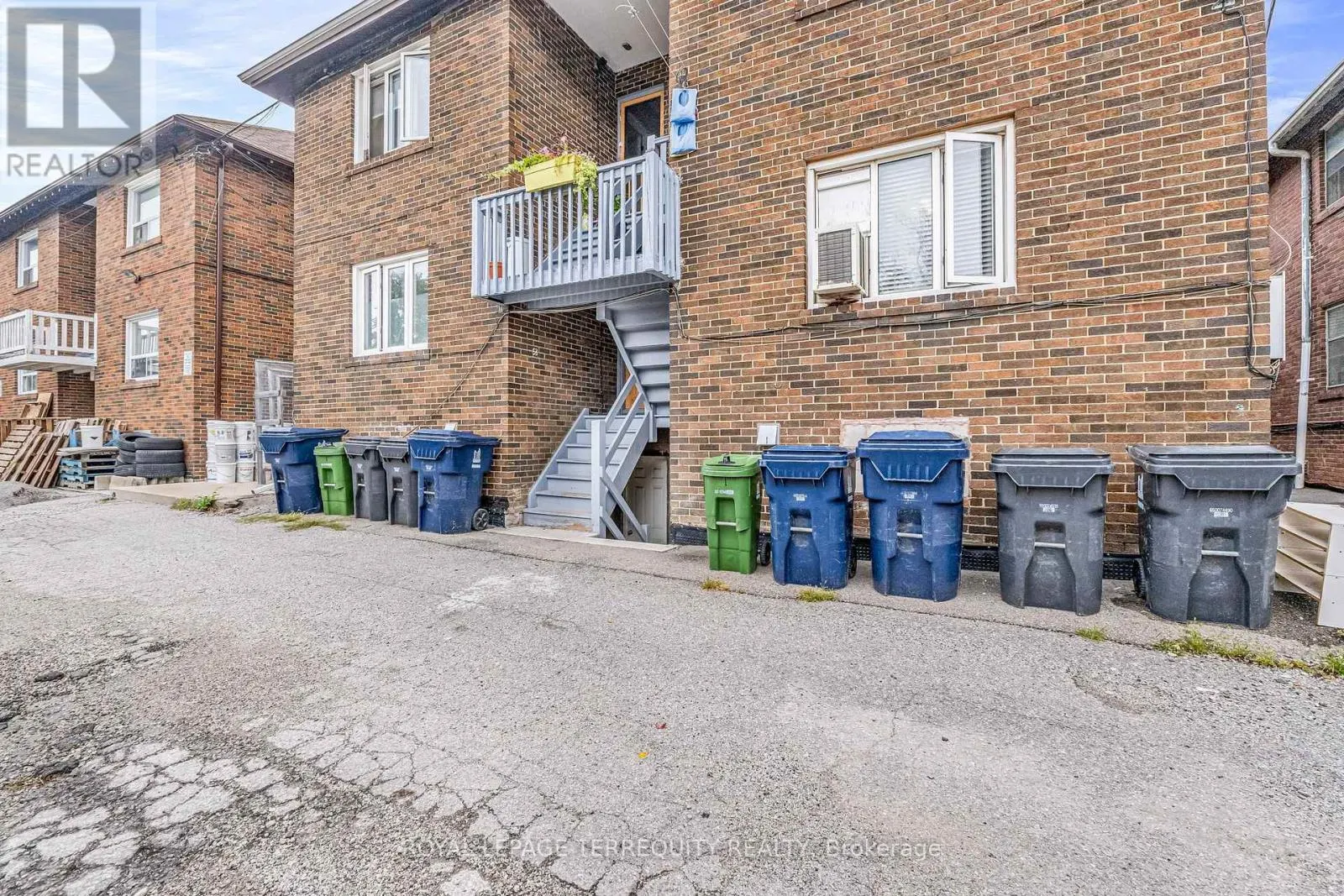 51 CLAXTON BOULEVARD