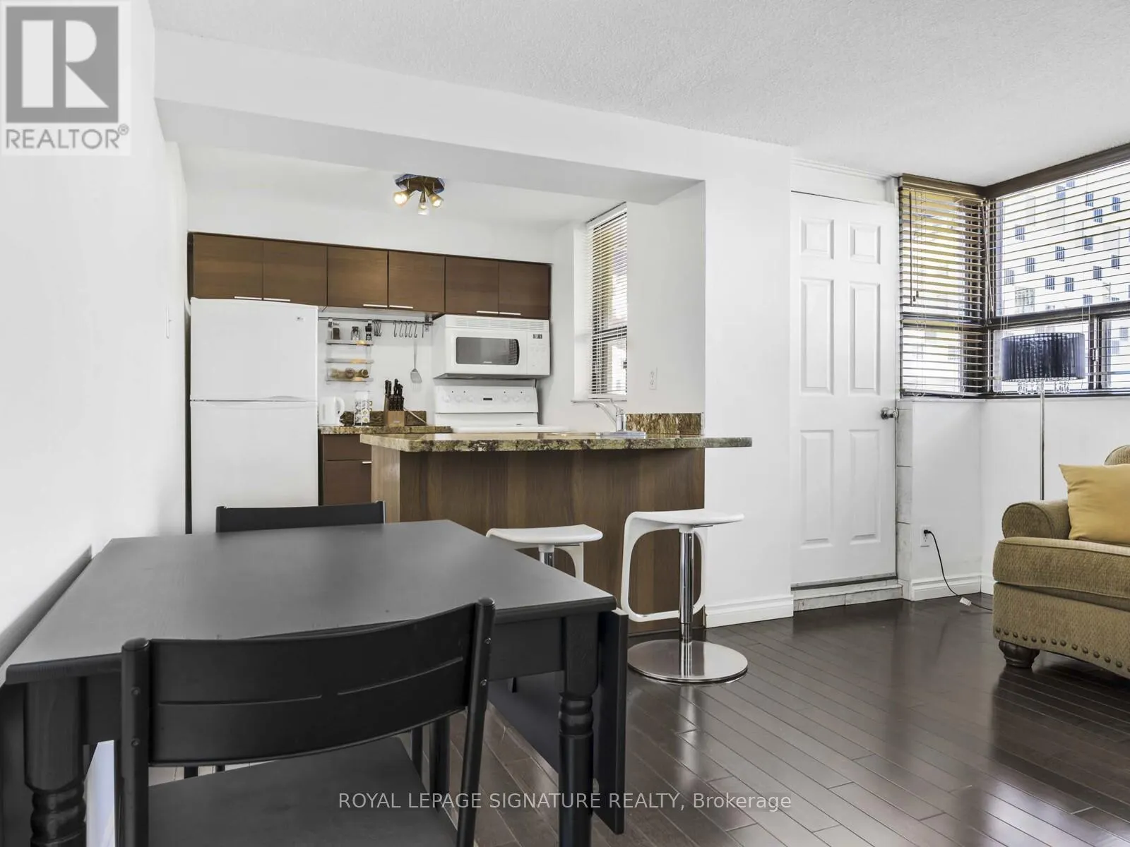 901 - 105 MC CAUL STREET