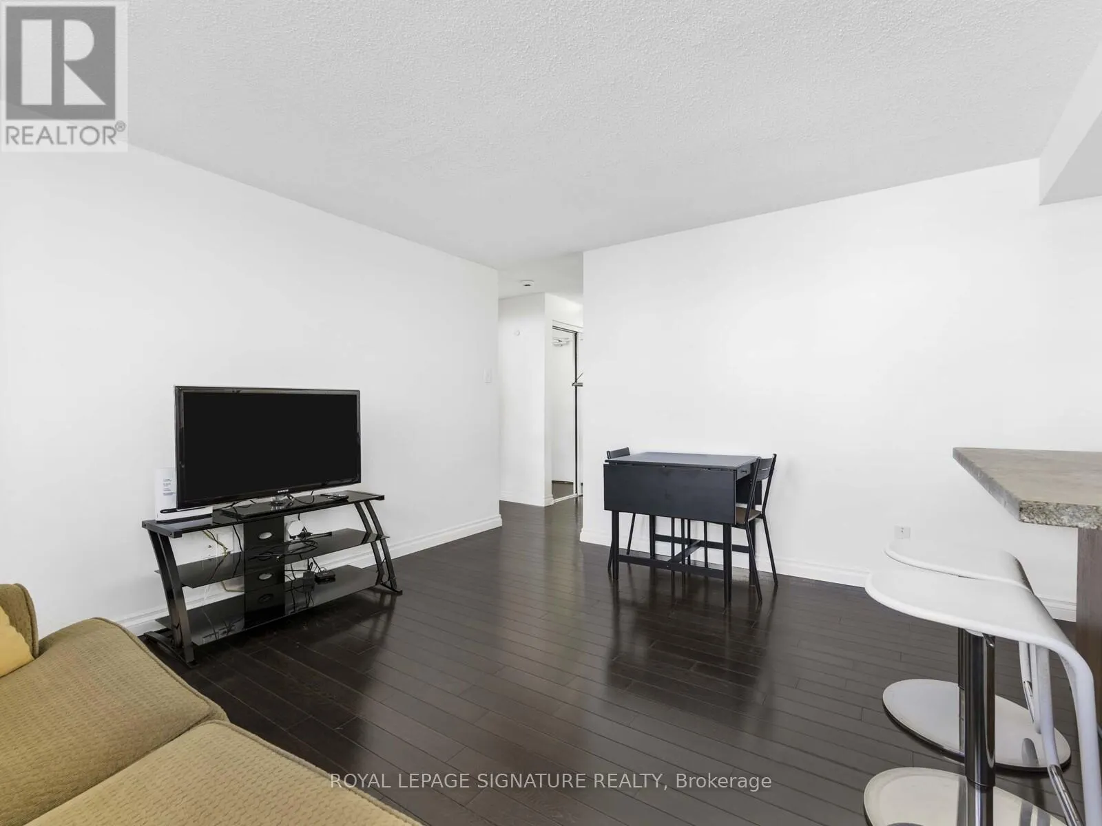 901 - 105 MC CAUL STREET