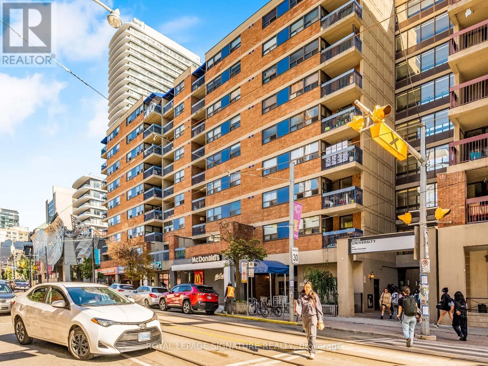 901 - 105 MC CAUL STREET