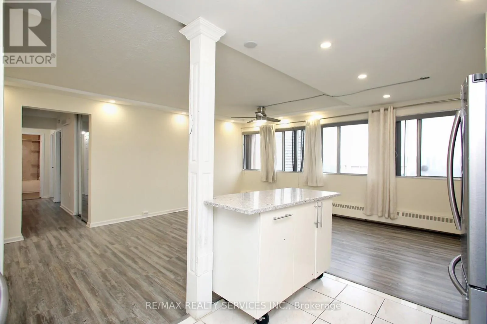 2007 - 10 SUNNY GLEN WAY