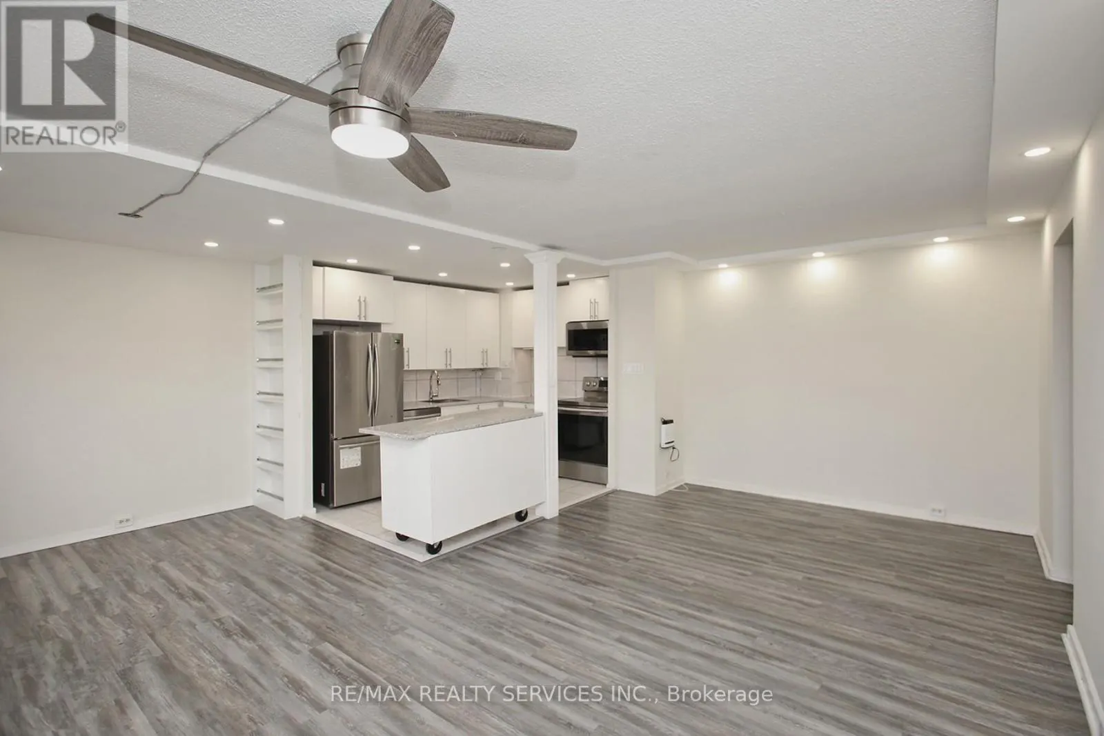 2007 - 10 SUNNY GLEN WAY