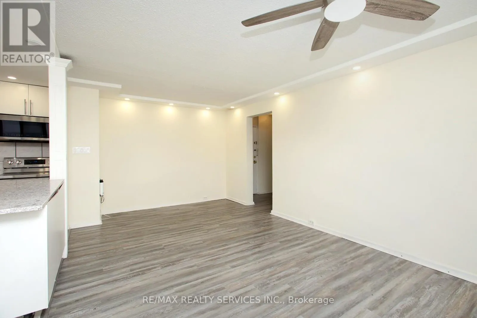 2007 - 10 SUNNY GLEN WAY