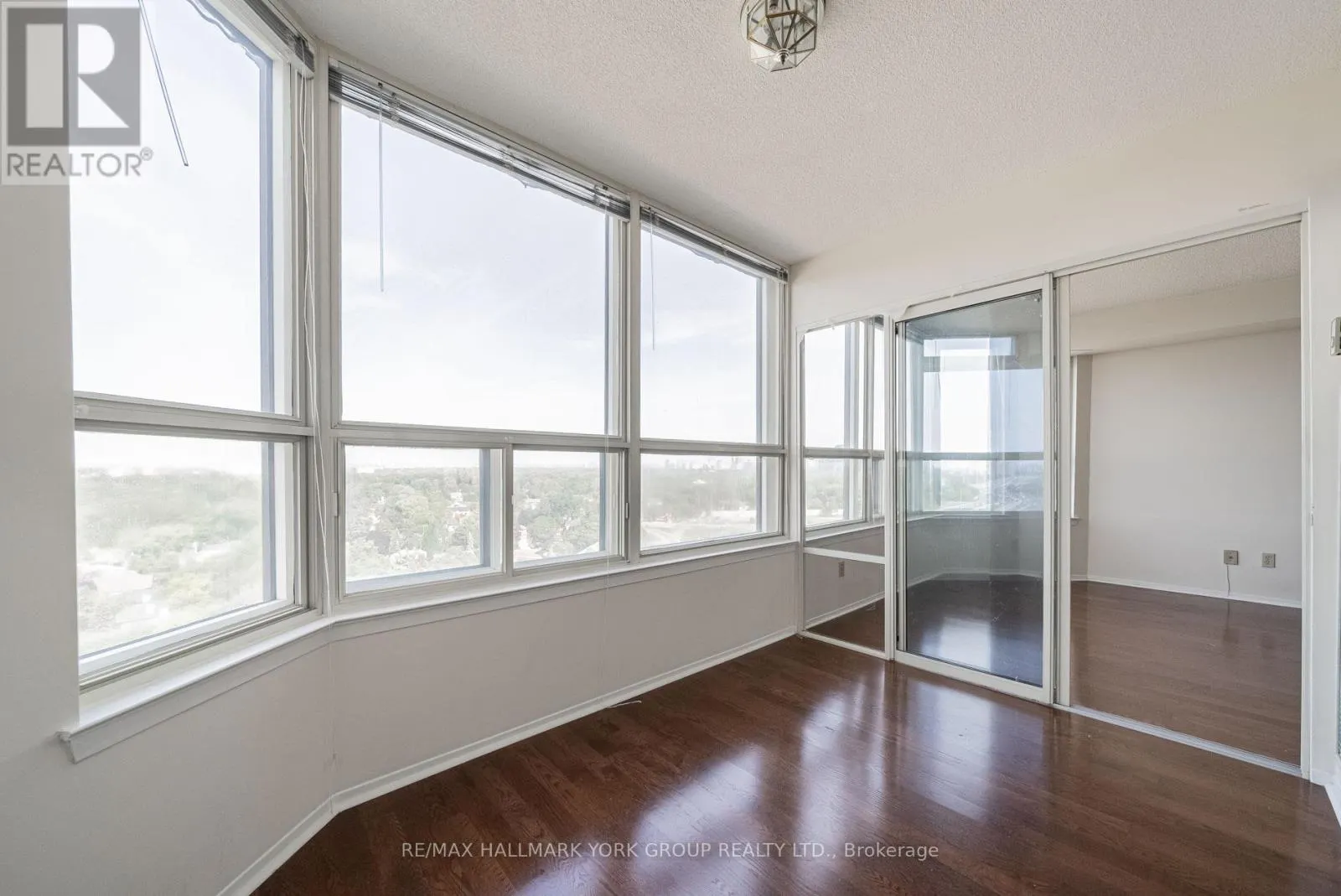 1617 - 268 RIDLEY BOULEVARD