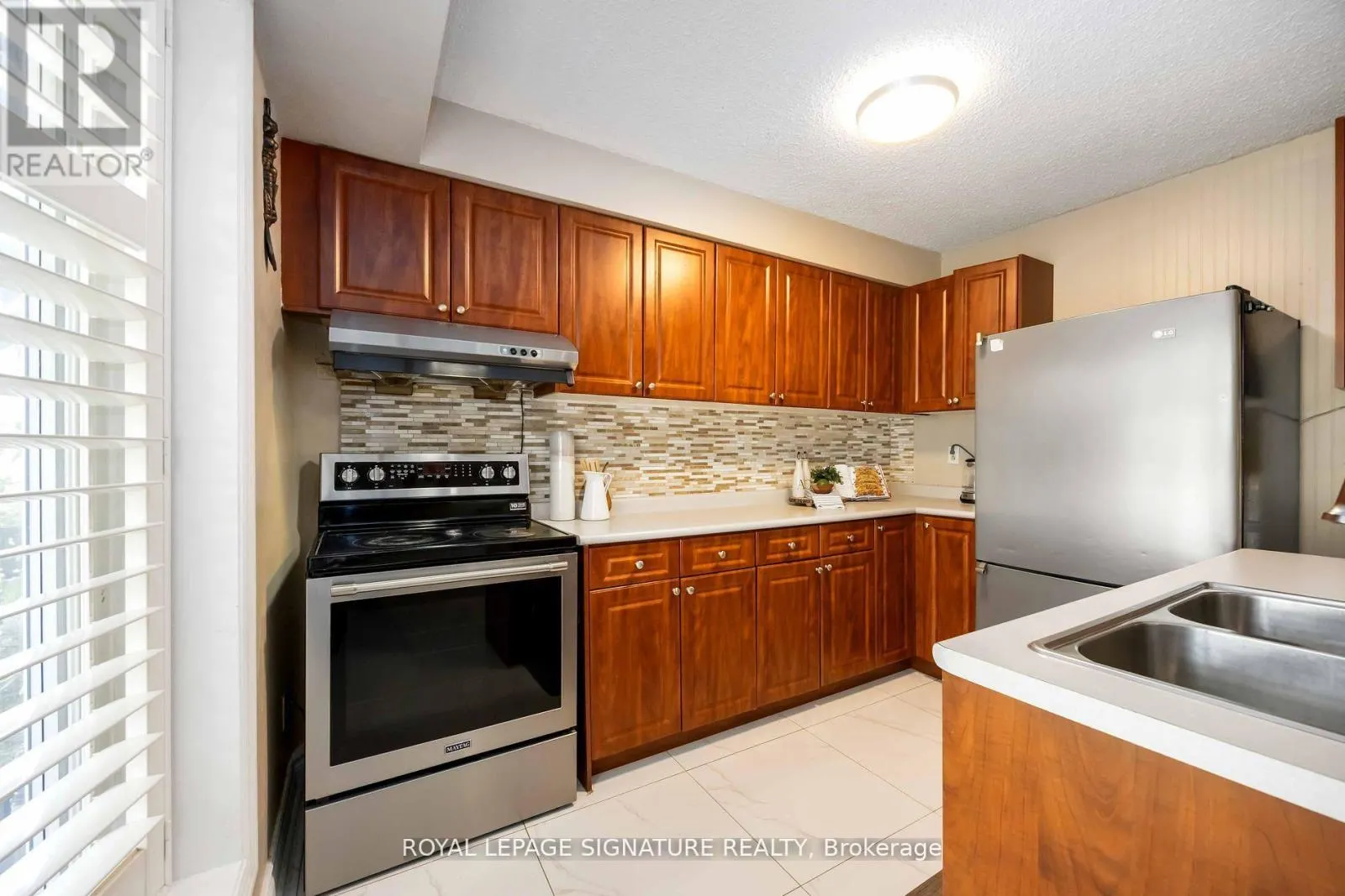 104 BILLINGTON CRESCENT